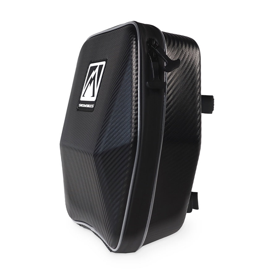 MTN.TOP Number Plate Bag rubberized T-handle zipper, close-up
